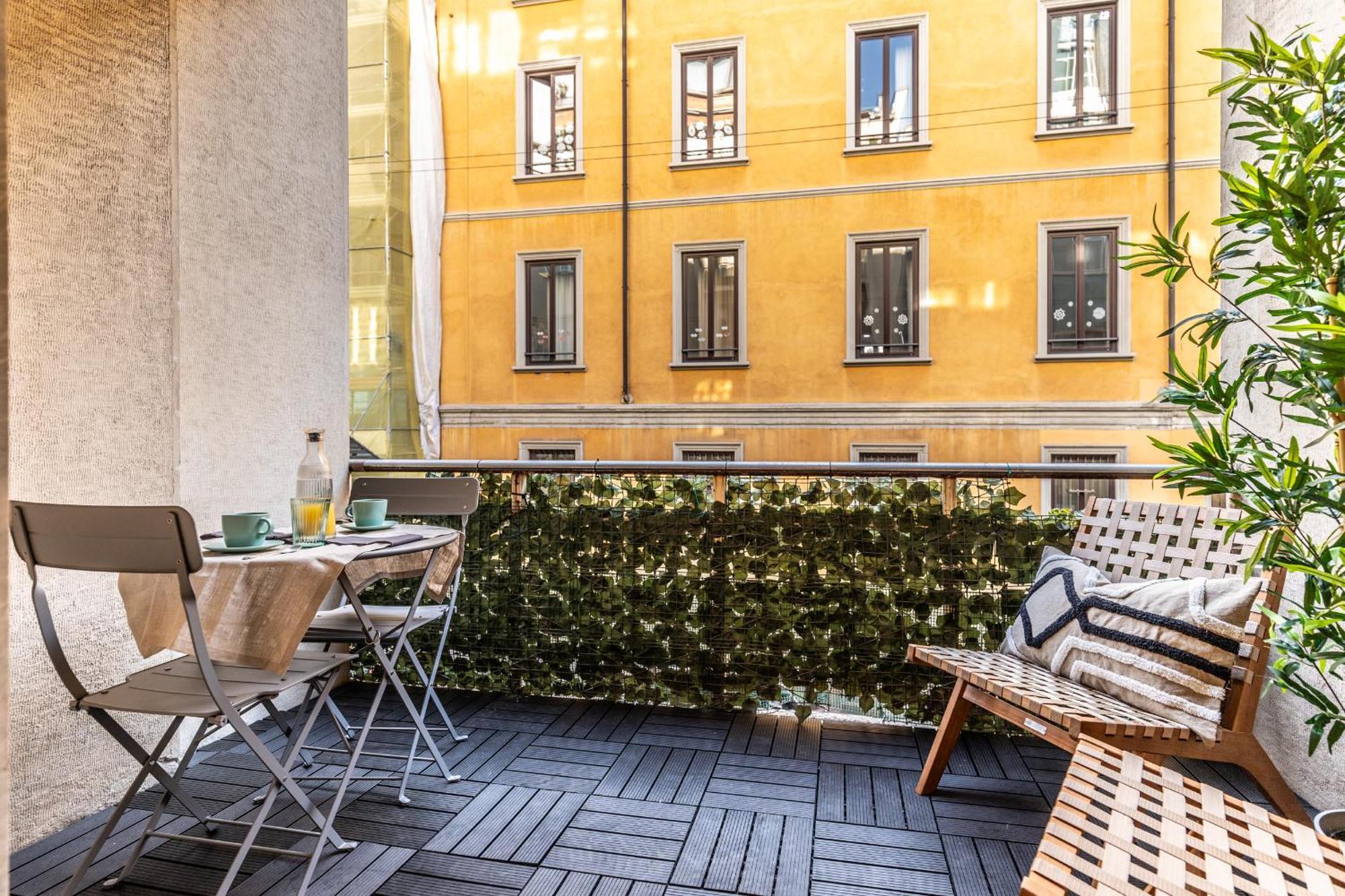 Stayeasy Quadronno33 - 3 Bedrooms, 2 Baths - Duomo Walking Distance Milão Exterior foto